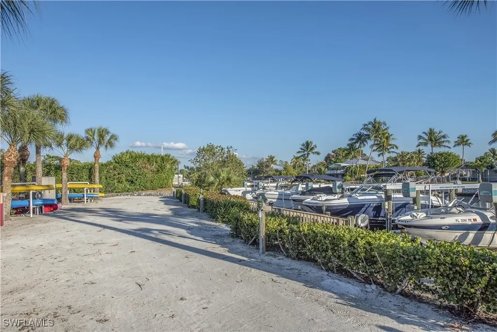 924 Wildwood Lane Naples FL 34105