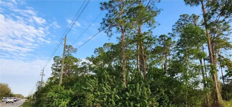18th Avenue Avenue NE Naples FL 34120