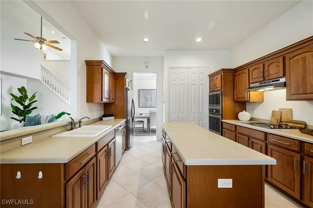 2003 Timarron Way Naples FL 34109