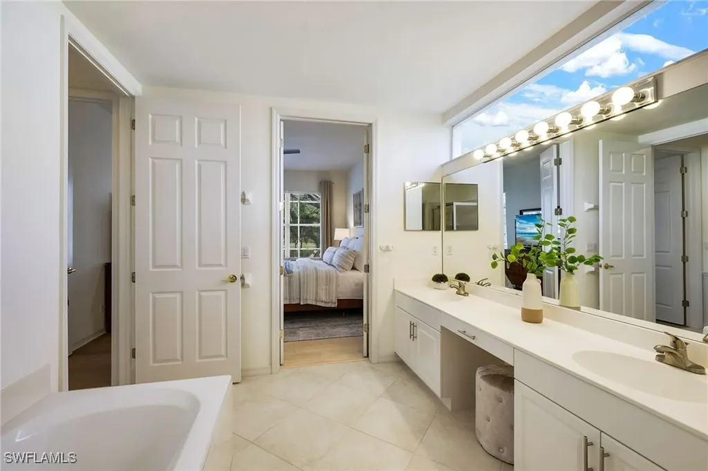 2003 Timarron Way Naples FL 34109