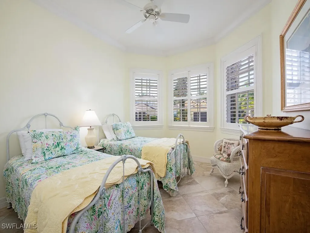 6807 Del Mar Terrace Naples FL 34105
