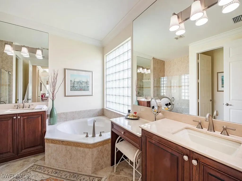 6807 Del Mar Terrace Naples FL 34105