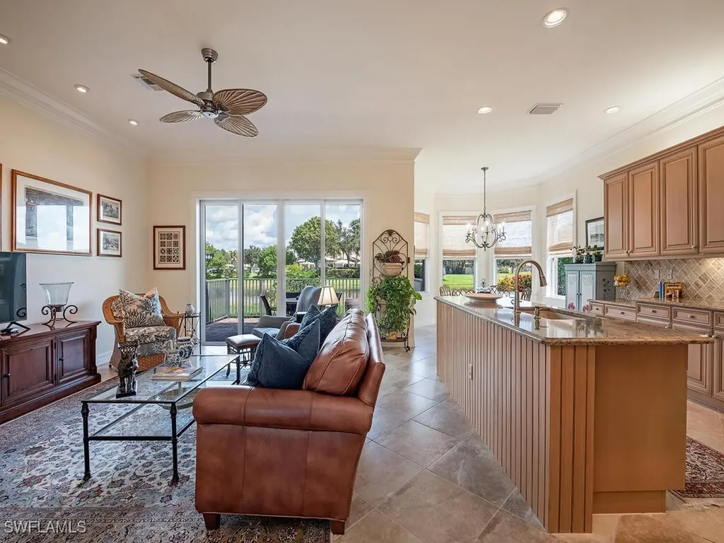 6807 Del Mar Terrace Naples FL 34105