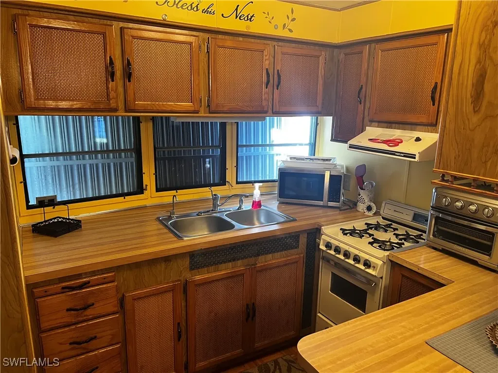 169 Vista Mar Drive North Fort Myers FL 33903