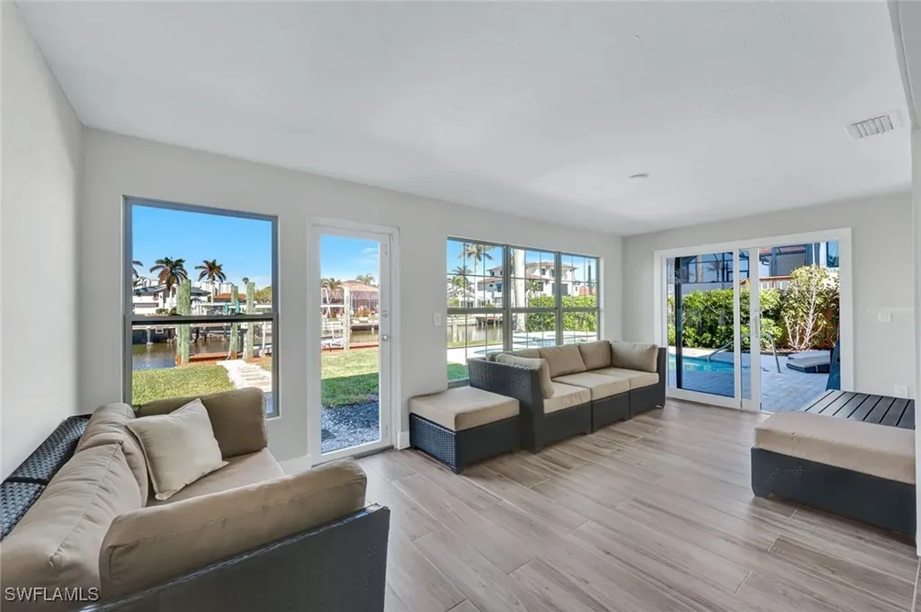 373 Egret Avenue Naples FL 34108