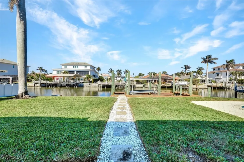 373 Egret Avenue Naples FL 34108