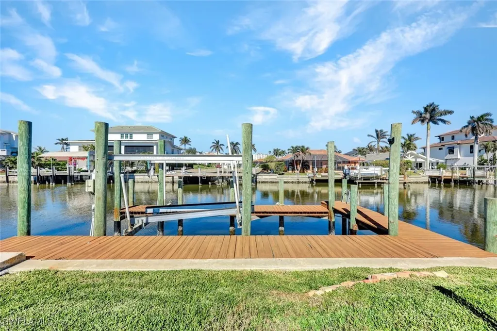 373 Egret Avenue Naples FL 34108