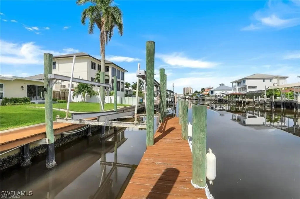 373 Egret Avenue Naples FL 34108