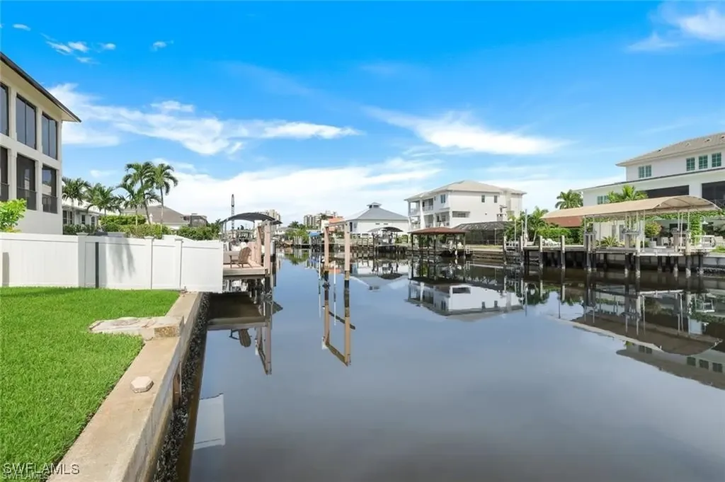 373 Egret Avenue Naples FL 34108