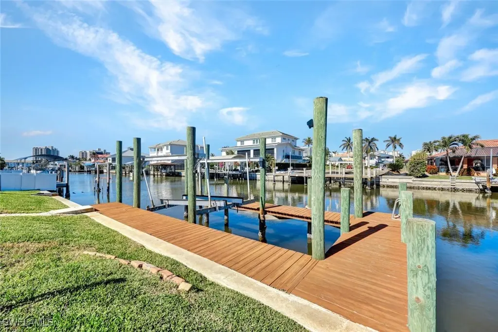 373 Egret Avenue Naples FL 34108