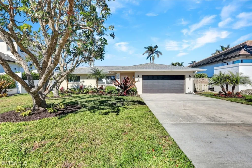 373 Egret Avenue Naples FL 34108