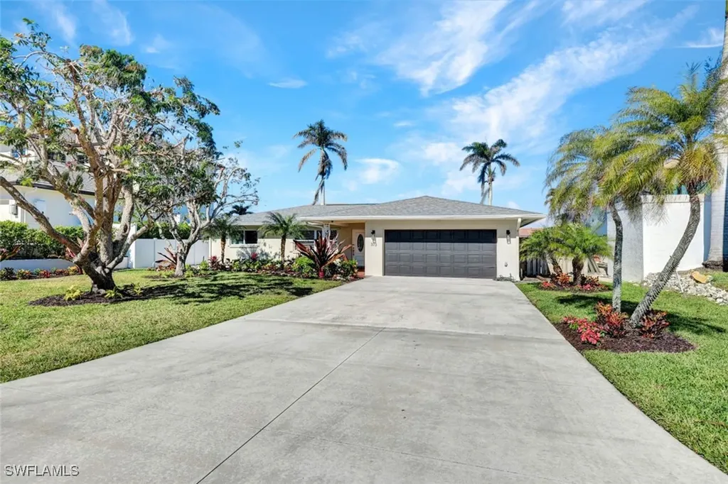 373 Egret Avenue Naples FL 34108