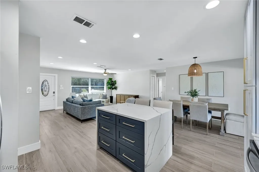 373 Egret Avenue Naples FL 34108