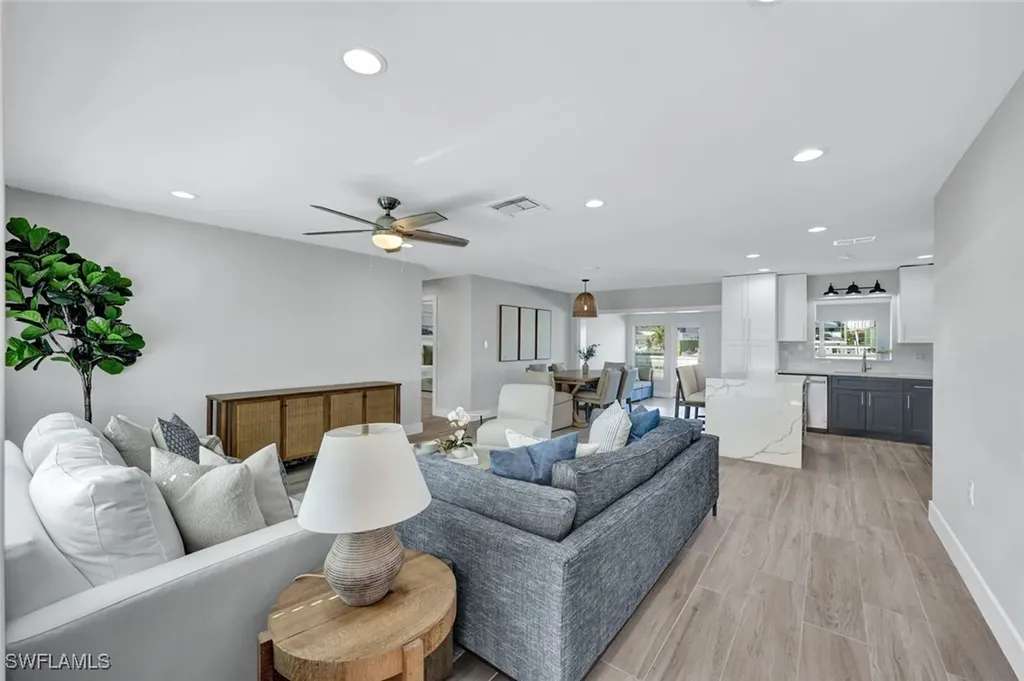 373 Egret Avenue Naples FL 34108