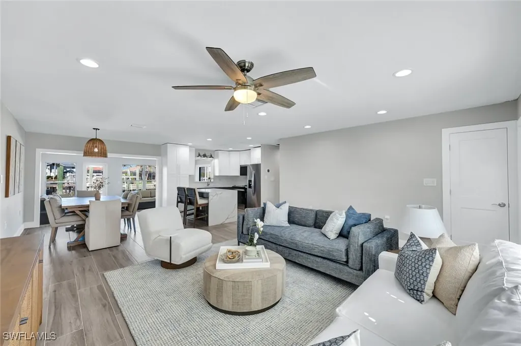 373 Egret Avenue Naples FL 34108