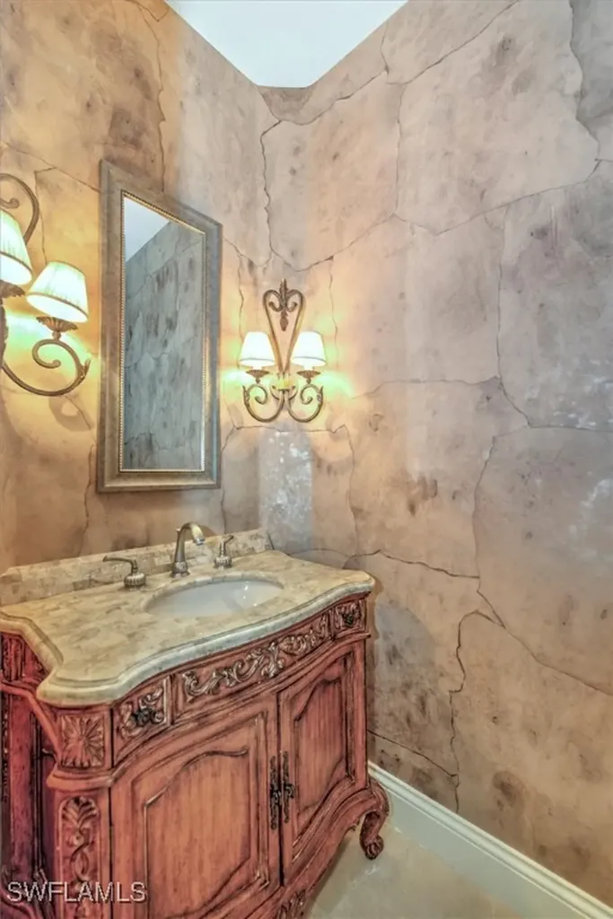 2600 Mcgregor Boulevard Fort Myers FL 33901