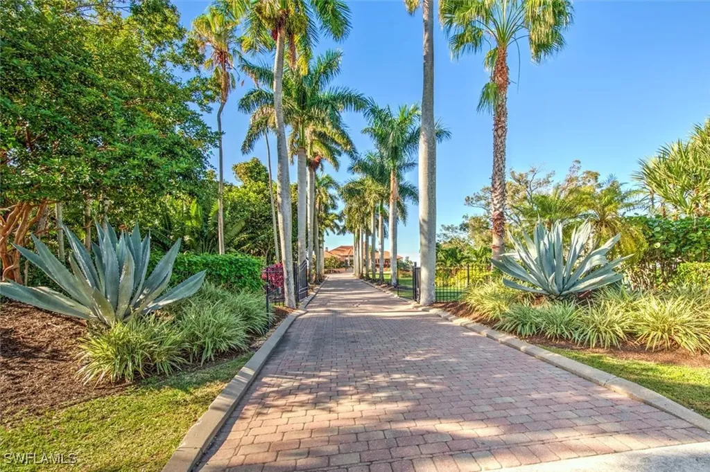 2600 Mcgregor Boulevard Fort Myers FL 33901