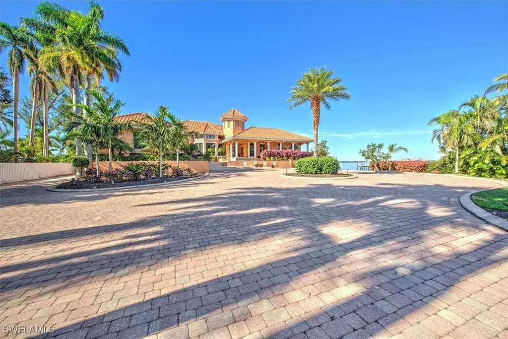 2600 Mcgregor Boulevard Fort Myers FL 33901