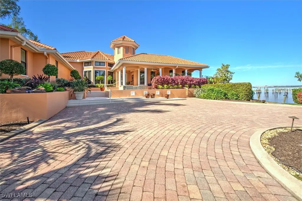 2600 Mcgregor Boulevard Fort Myers FL 33901