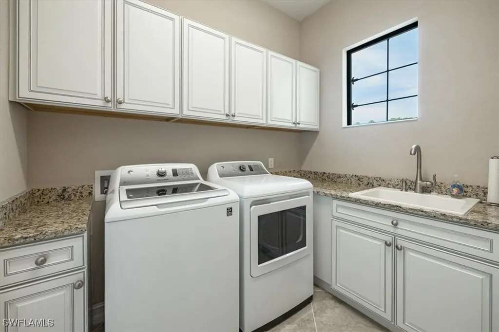 2280 Somerset Place Naples FL 34120