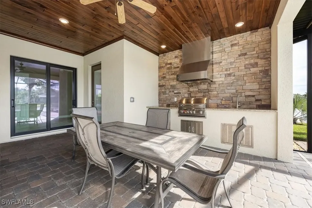 2280 Somerset Place Naples FL 34120