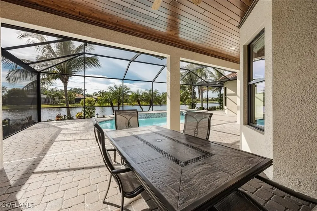 2280 Somerset Place Naples FL 34120