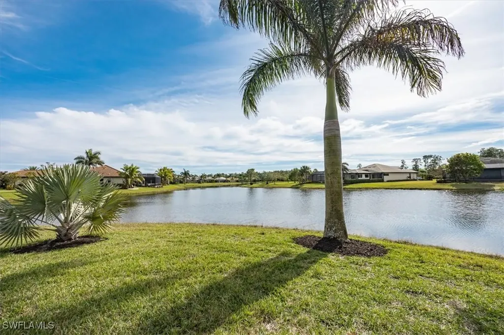 2280 Somerset Place Naples FL 34120