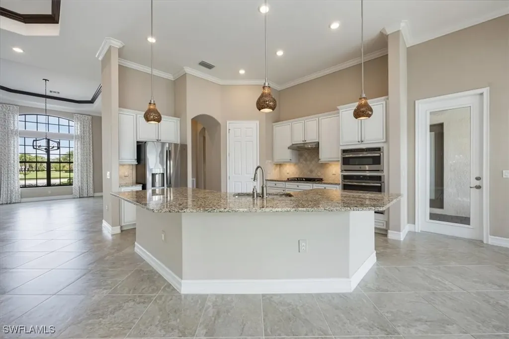 2280 Somerset Place Naples FL 34120