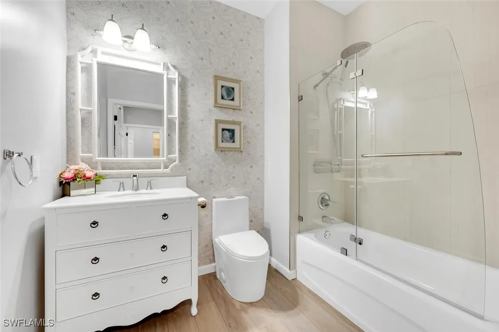4833 Hampshire Court Naples FL 34112