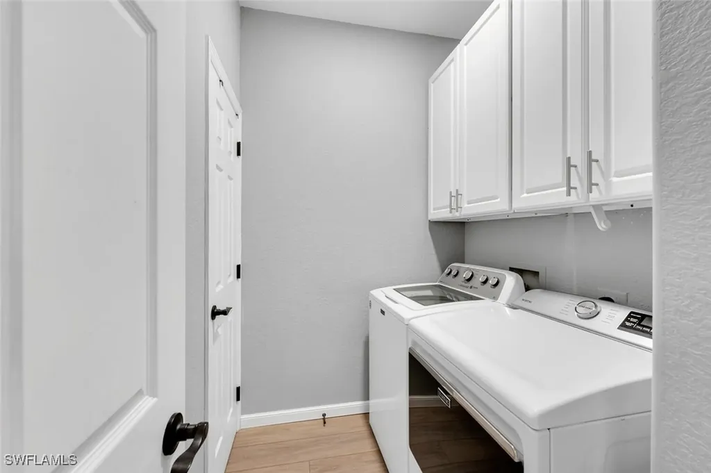 4833 Hampshire Court Naples FL 34112