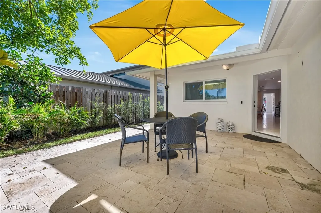 616 106th Avenue N Naples FL 34108