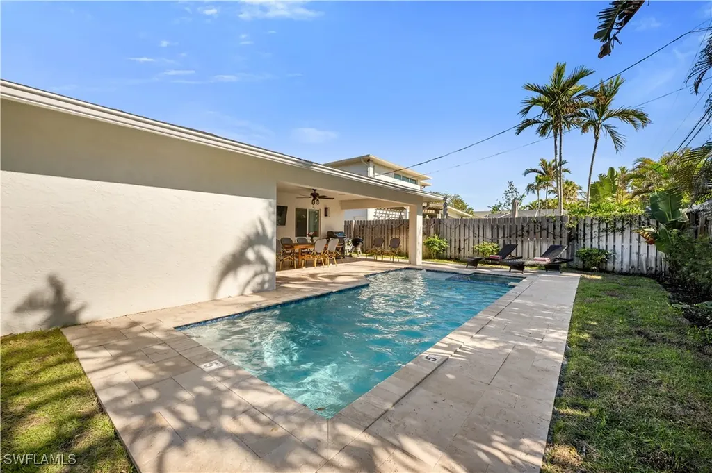 616 106th Avenue N Naples FL 34108