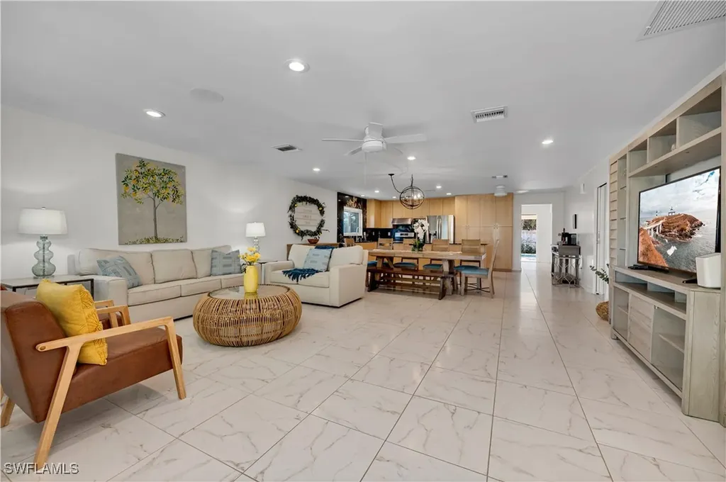 616 106th Avenue N Naples FL 34108
