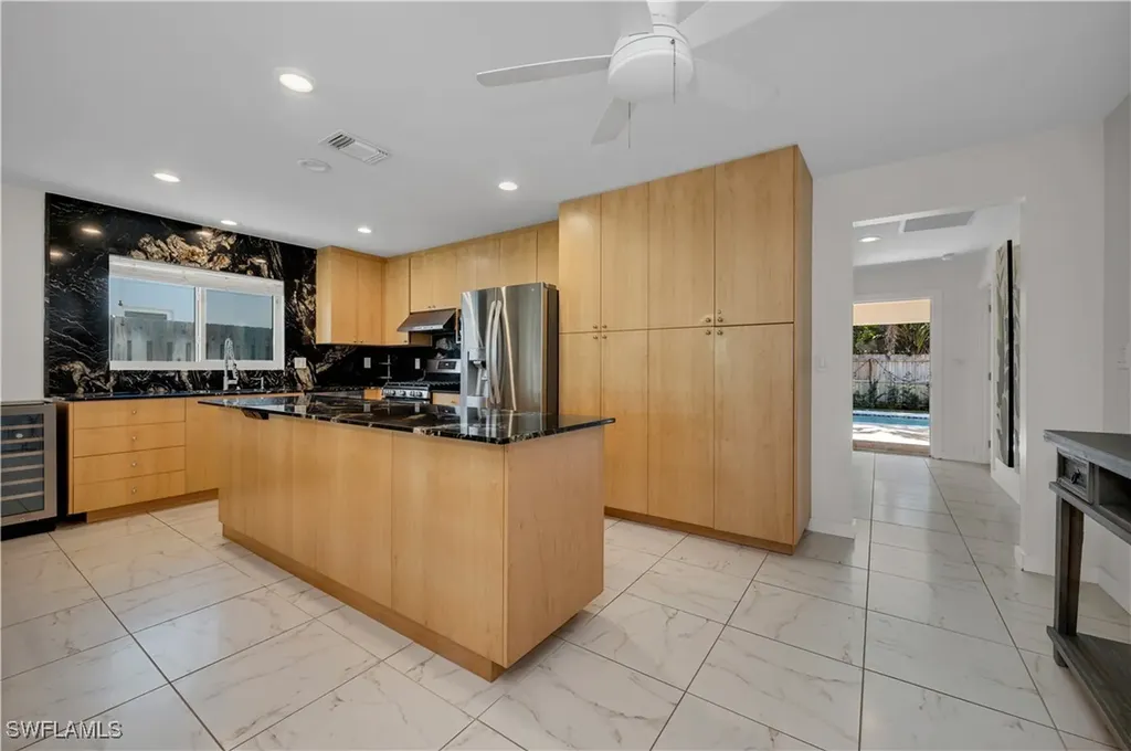 616 106th Avenue N Naples FL 34108