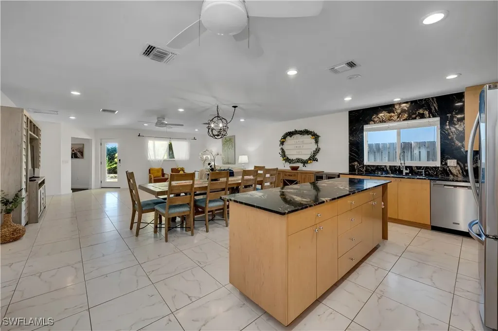 616 106th Avenue N Naples FL 34108