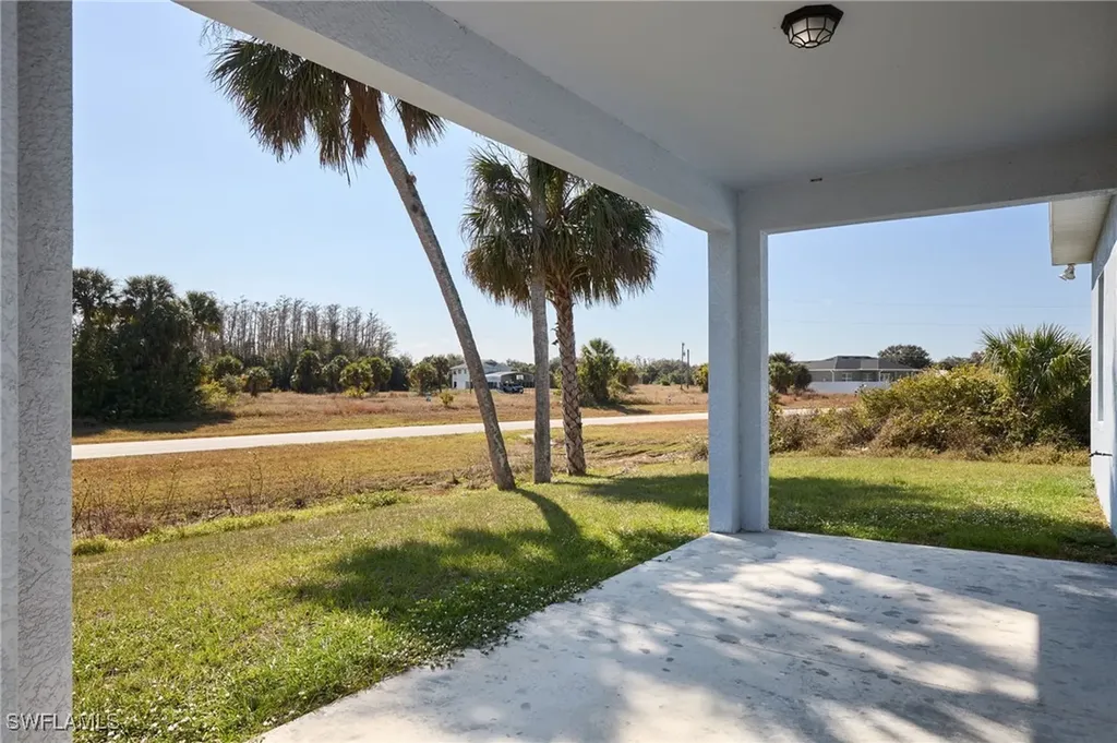 1111 W Leader Court Labelle FL 33935