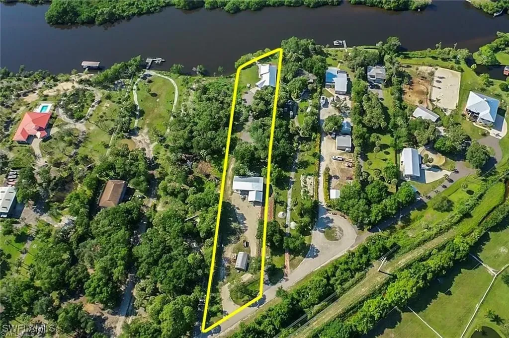 3720 Ellis Road Fort Myers FL 33905