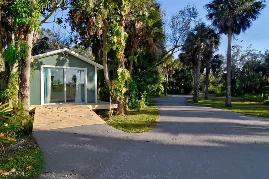 3720 Ellis Road Fort Myers FL 33905