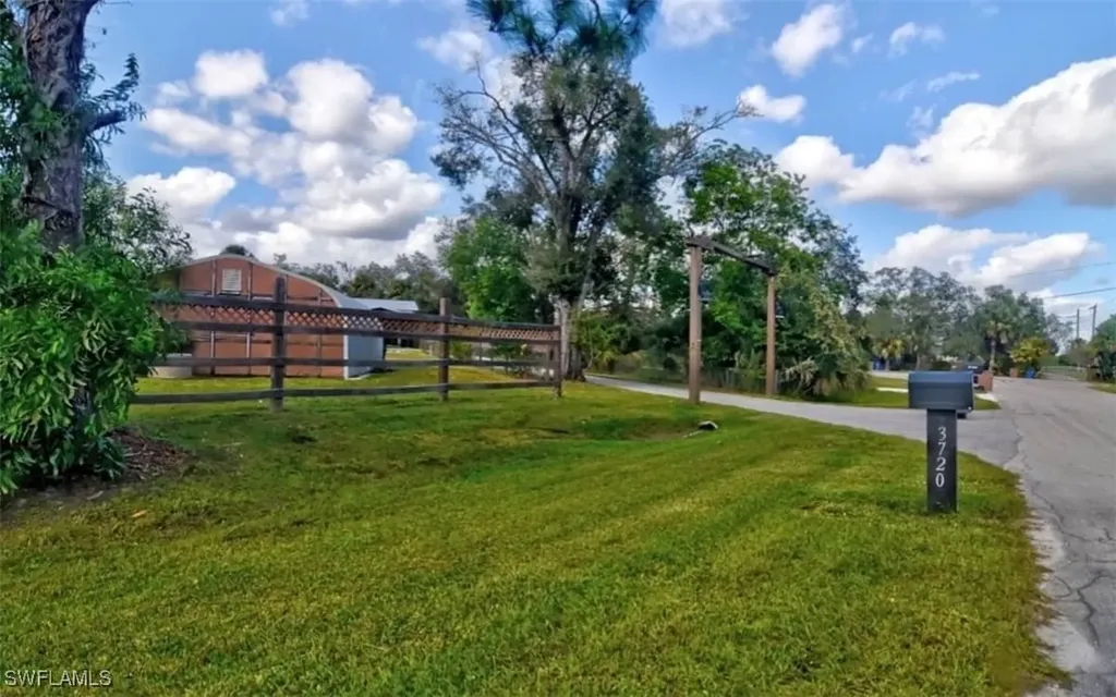 3720 Ellis Road Fort Myers FL 33905