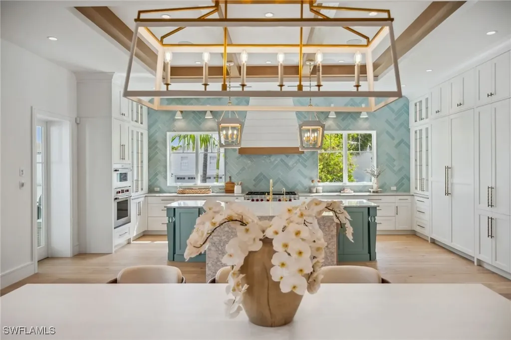 187 10th Avenue S Naples FL 34102