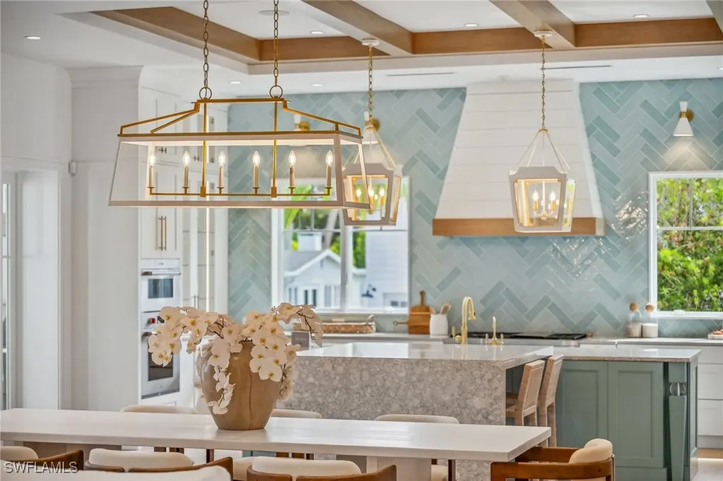 187 10th Avenue S Naples FL 34102