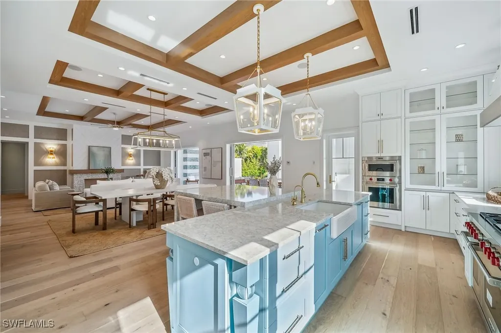 187 10th Avenue S Naples FL 34102