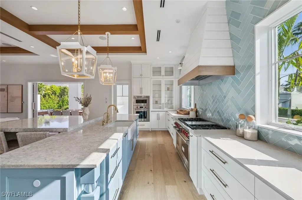 187 10th Avenue S Naples FL 34102