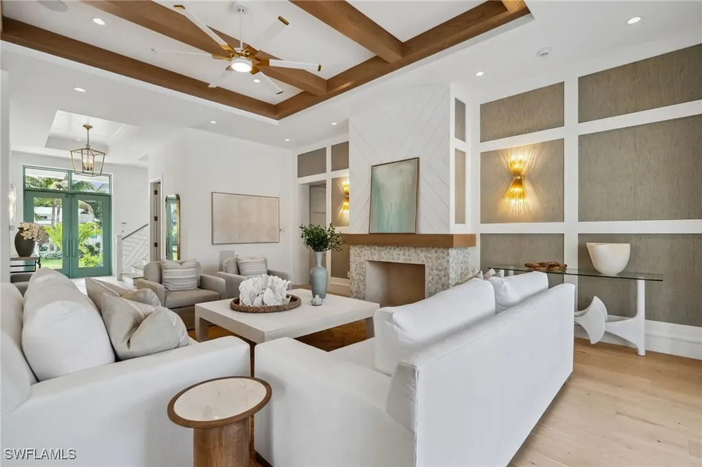 187 10th Avenue S Naples FL 34102