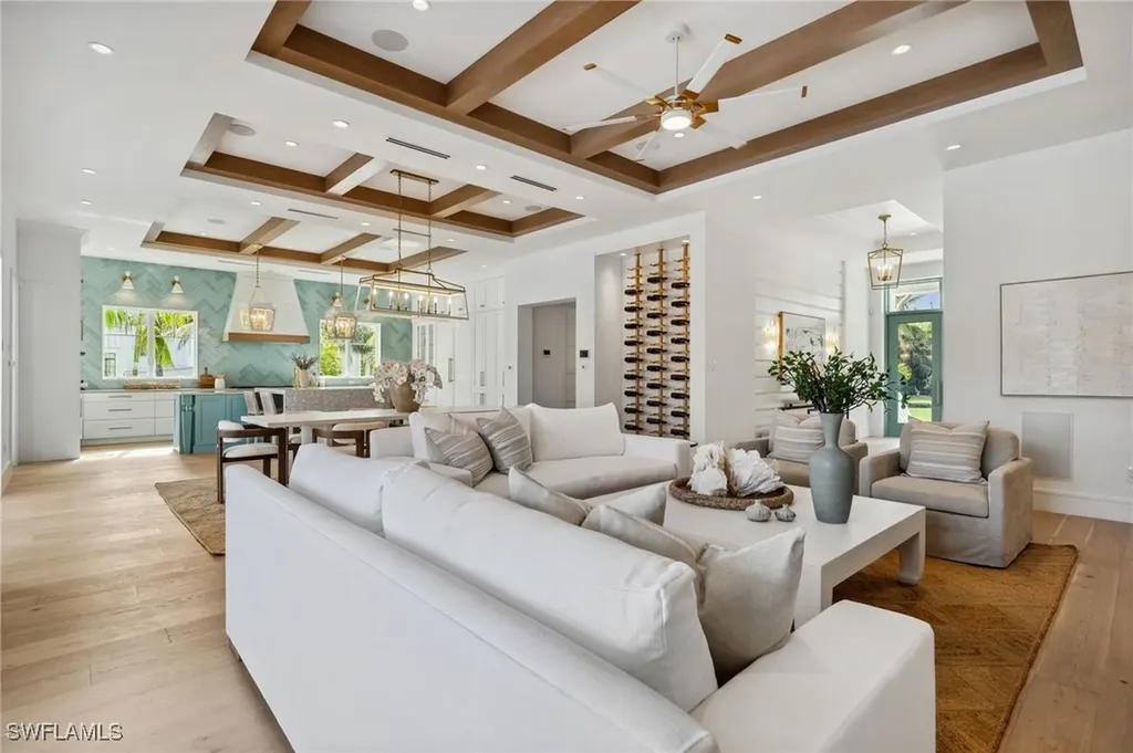 187 10th Avenue S Naples FL 34102