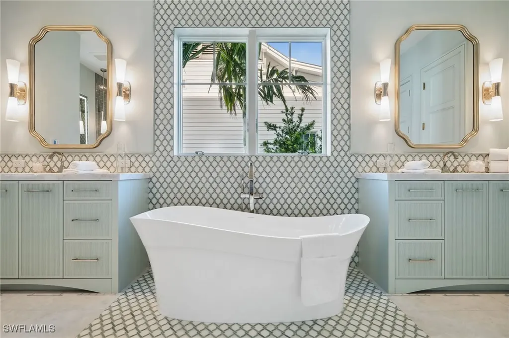 187 10th Avenue S Naples FL 34102