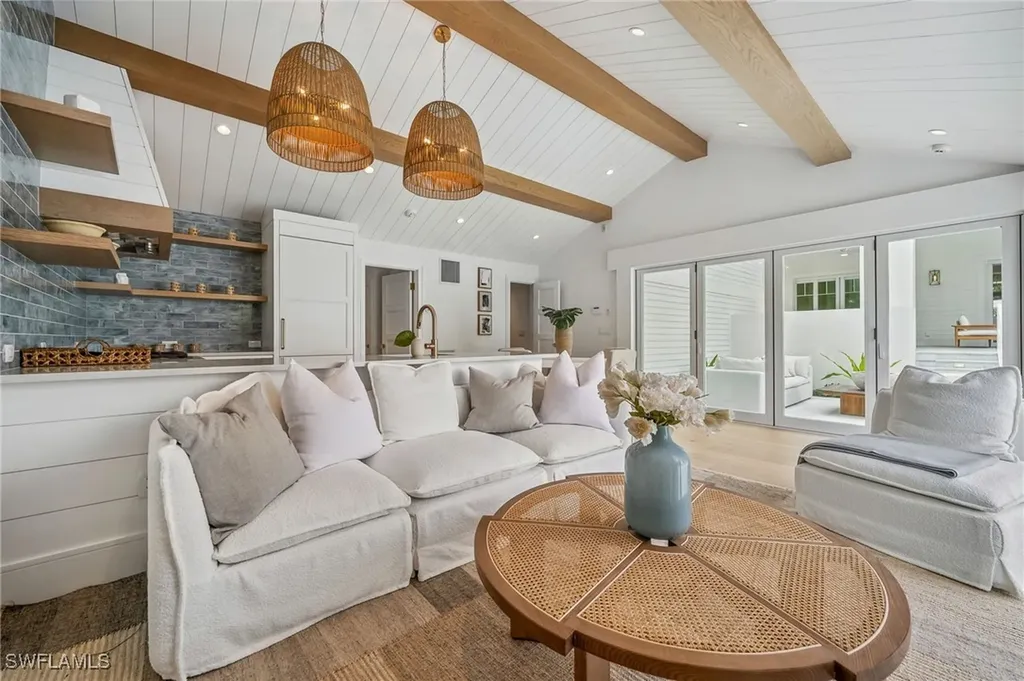 187 10th Avenue S Naples FL 34102