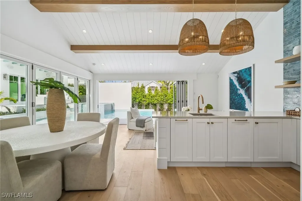 187 10th Avenue S Naples FL 34102