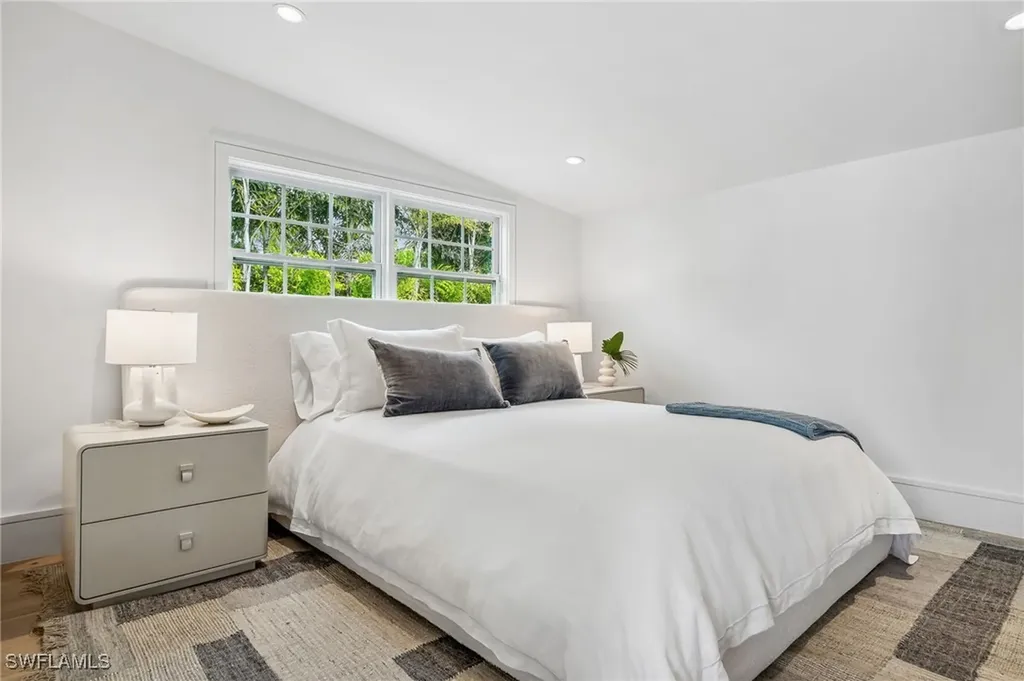 187 10th Avenue S Naples FL 34102