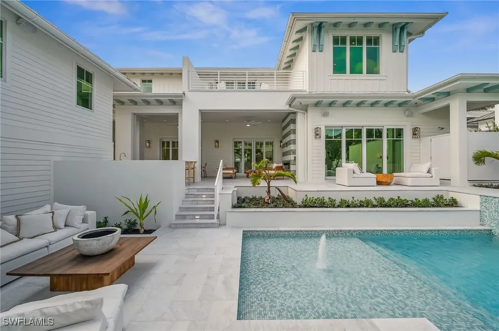 187 10th Avenue S Naples FL 34102